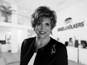 Wilken Sandra-H-Hirez (3).jpg b&w